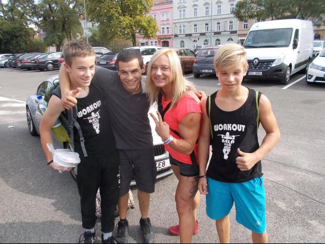 Společná fotka z workoutové akce v Praze.